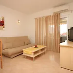 For Families With Children Stinjan, - 7423 아파트