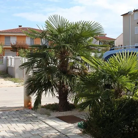 Apartamento For Families With Children Stinjan, - 7423 Pula