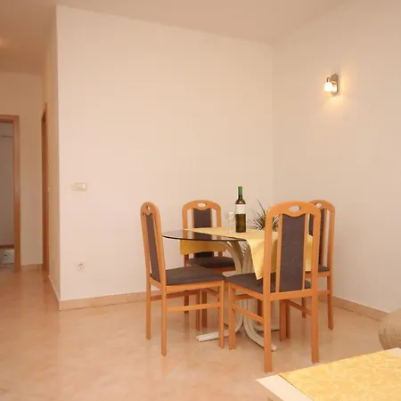 For Families With Children Stinjan, - 7423 Апартаменты