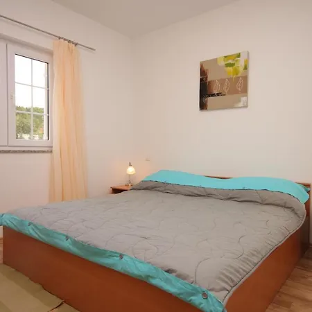 Apartamento For Families With Children Stinjan, - 7423 Pula